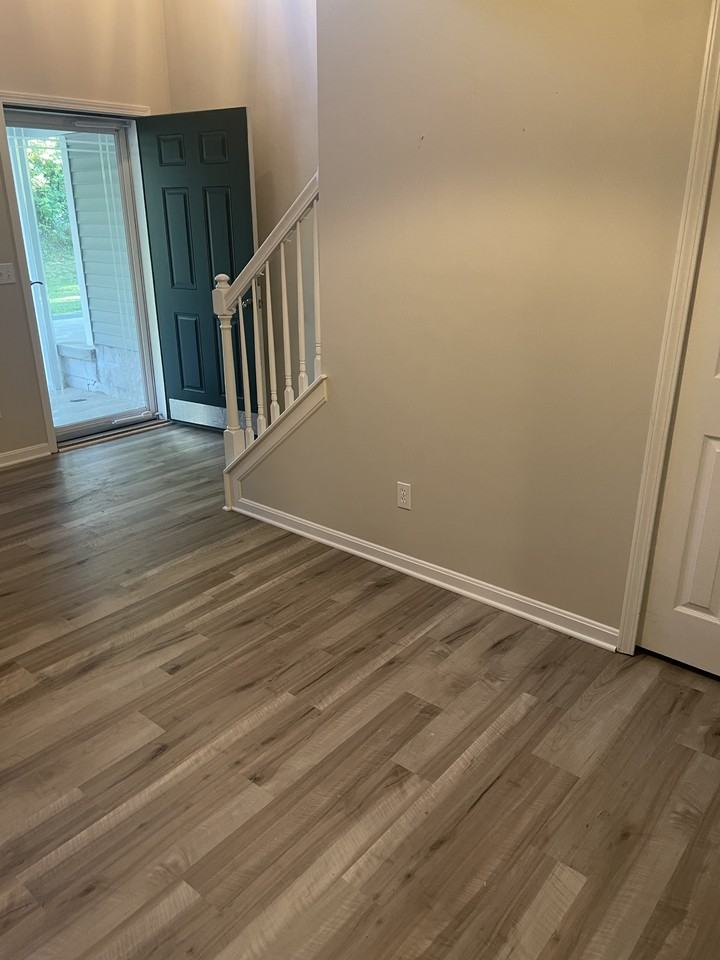 13741 Woodcroft Trce - Photo 2 of 33