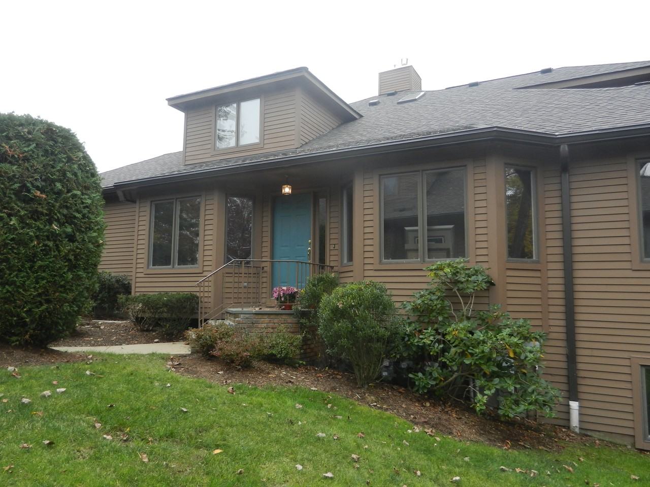 123 Lakeview Dr - Photo 2 of 23