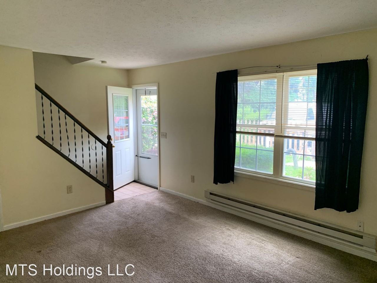 595 Mentor Ave - Photo 3 of 4
