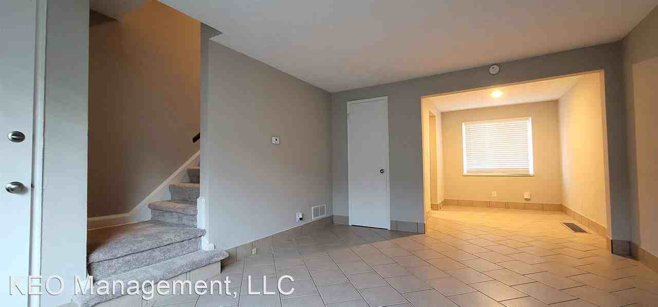 1053 - 1059 Wilmington Avenue - Photo 3 of 27
