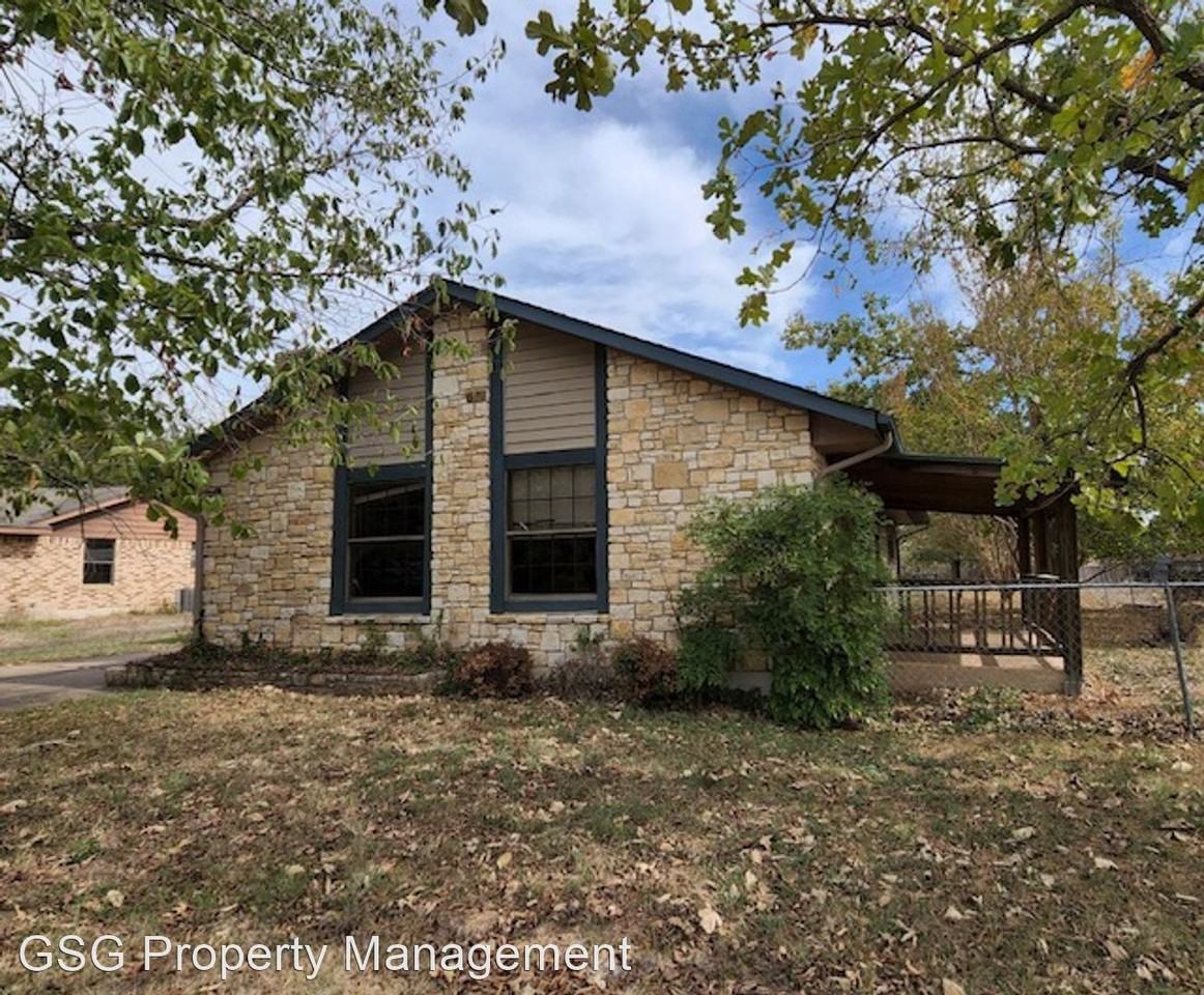 1318 Lazy Creek Ln - Photo 2 of 20