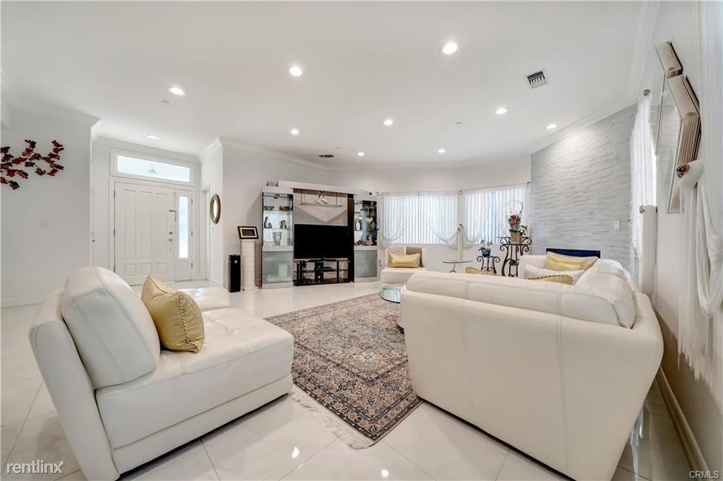 4024 Ramsdell Ave - Photo 2 of 10