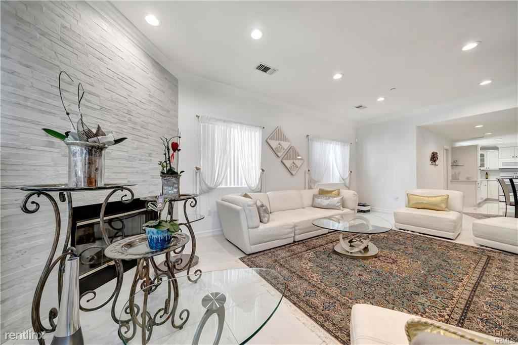 4024 Ramsdell Ave - Photo 3 of 10