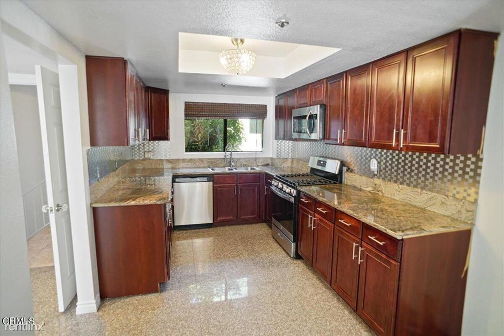 529 Ivy St #2 - Photo 3 of 10