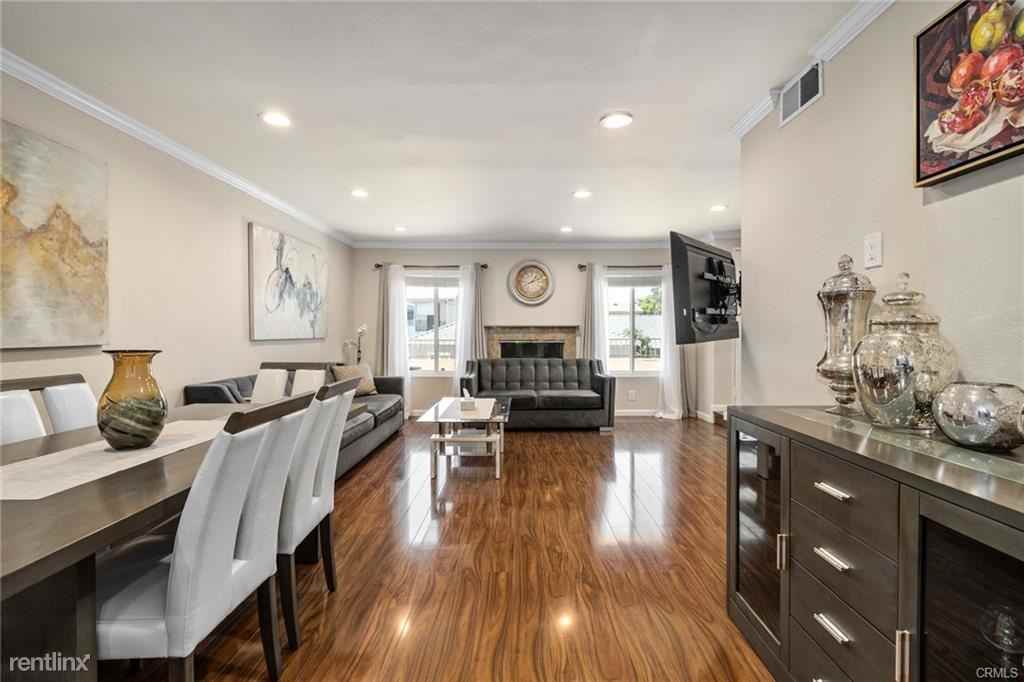 608 Hawthorne St #D - Photo 2 of 10