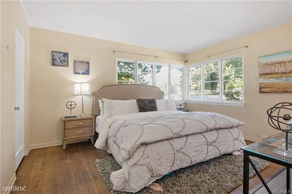 1900 Kerns Ave - Photo 3 of 10