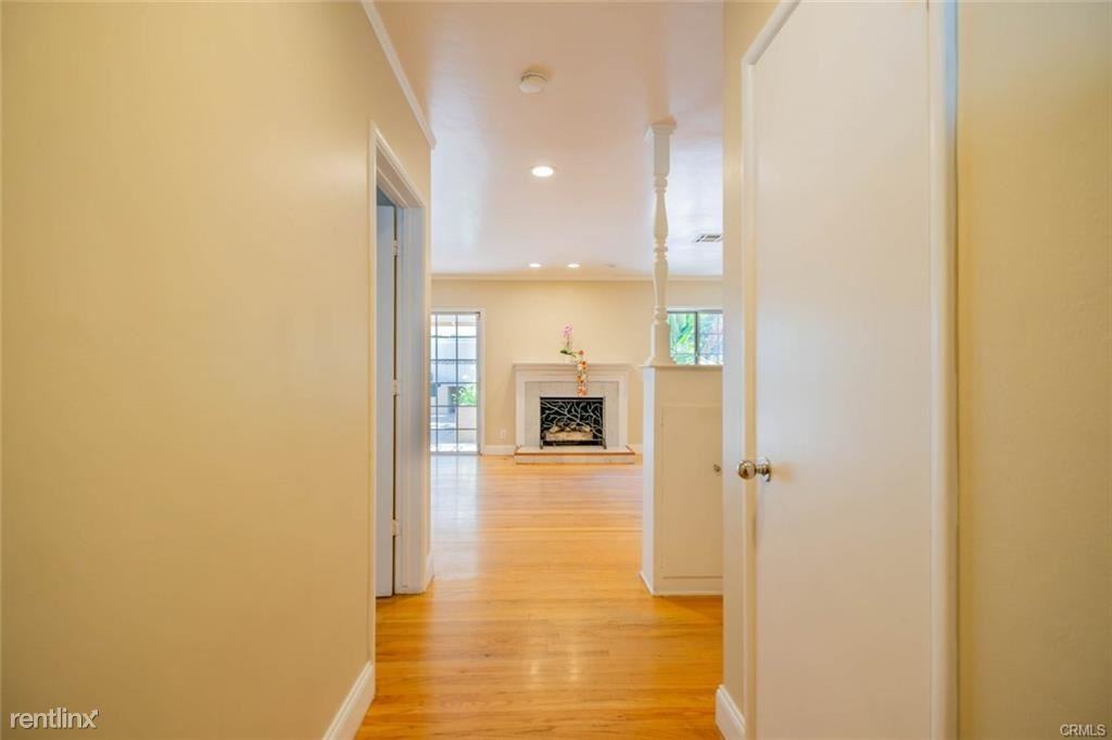634 Solway St - Photo 3 of 10