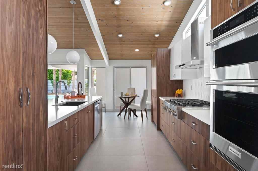 1148 N Rose Ave - Photo 3 of 10