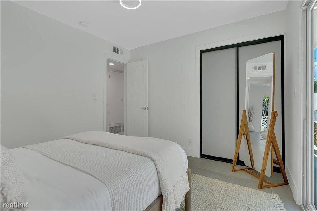 1490 Via Roberto Miguel - Photo 2 of 10