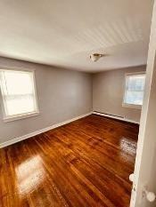 283 William St - Photo 2 of 3