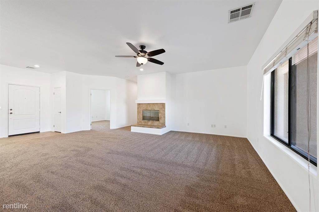 30595 Sierra Pl - Photo 3 of 10