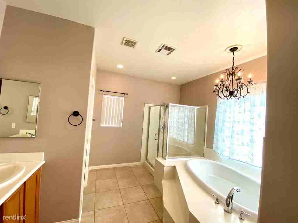 78267 Calico Glen Dr - Photo 3 of 10