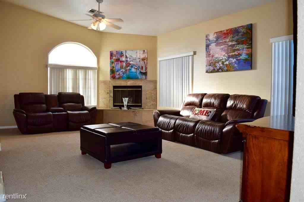 30014 Avenida Juarez - Photo 3 of 10