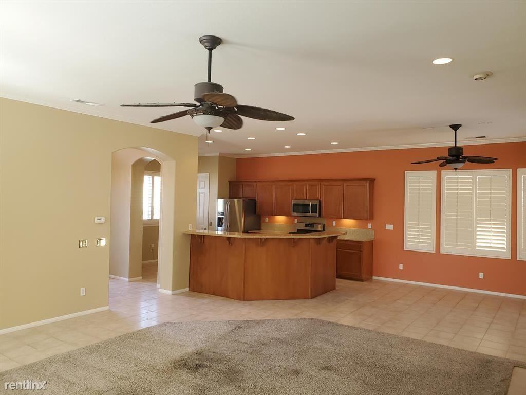 49142 Barrymore St - Photo 3 of 10