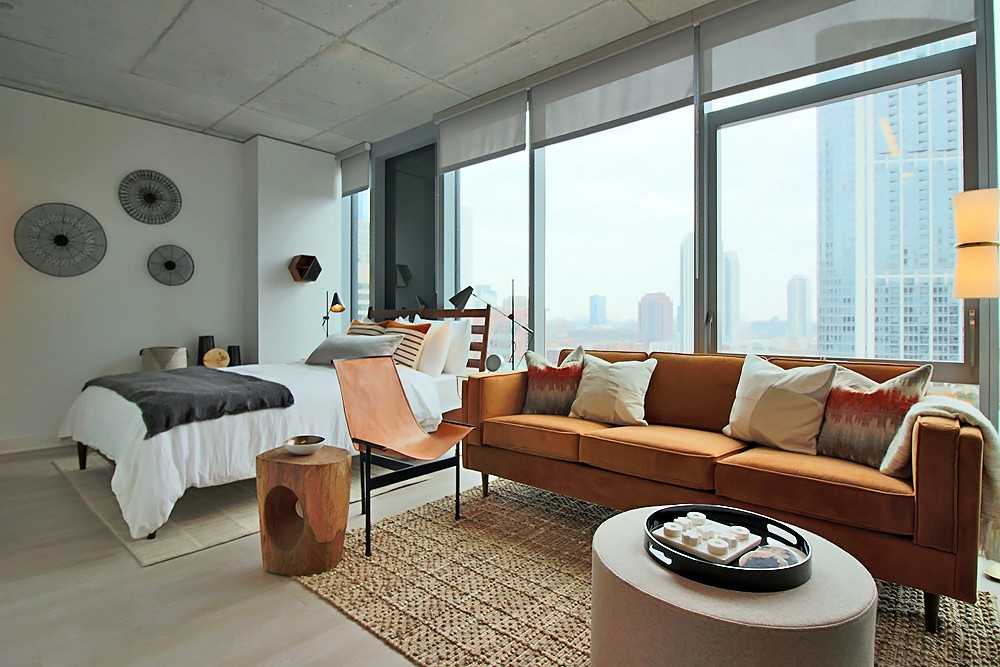 311 West Illinois Street - Photo 2 of 30