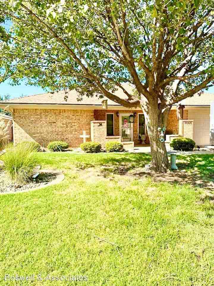 3005 Phillip Pl - Photo 3 of 26