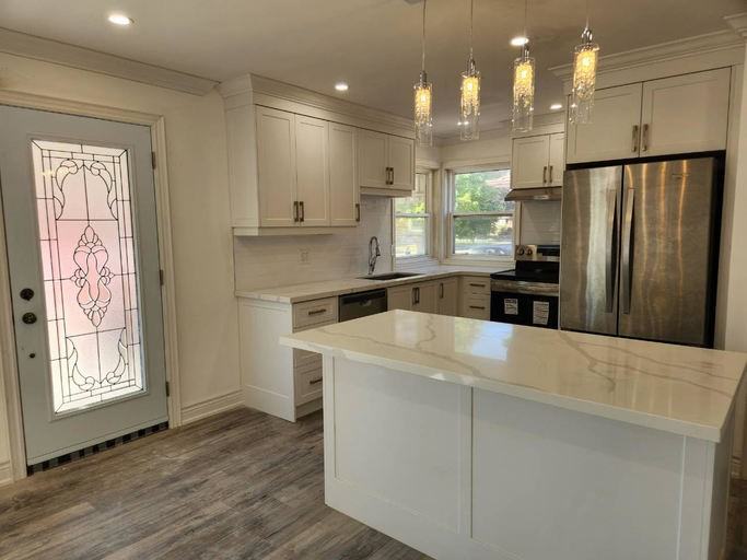 200 Hoover Cres - Photo 2 of 12