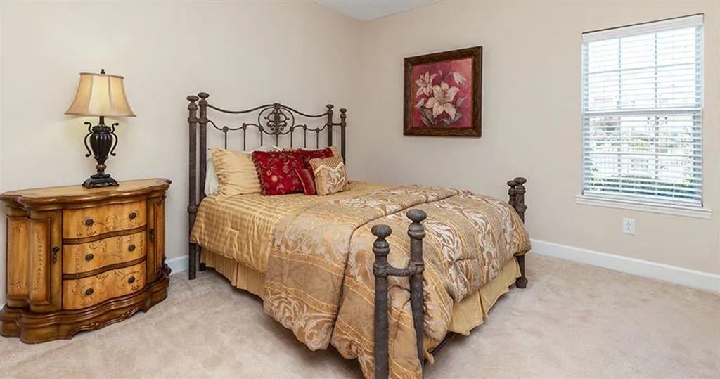 Bedford Parke Apartments - Photo 7 of 37