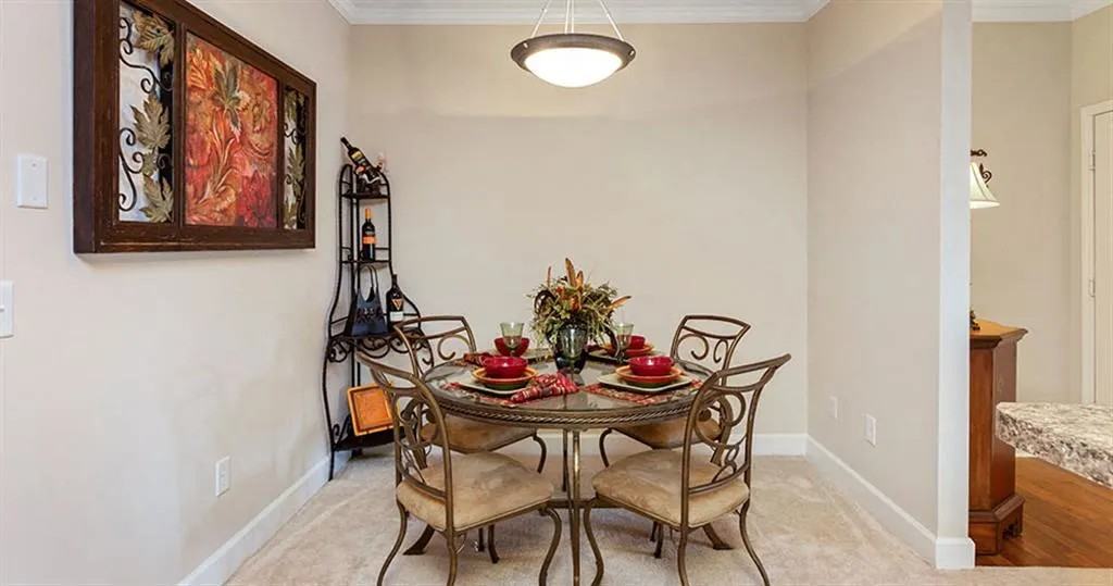 Bedford Parke Apartments - Photo 6 of 37