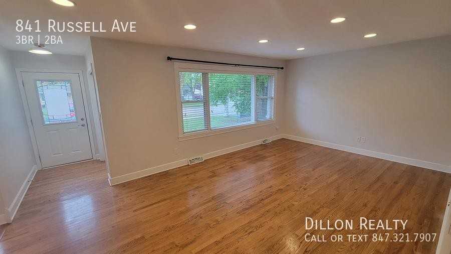 841 Russell Ave - Photo 2 of 10