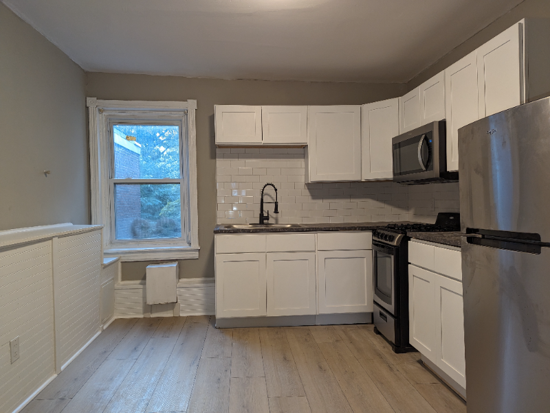 250 S 44th St #3 - Photo 3 of 11