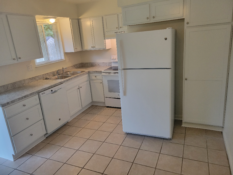 240 Odoherty Rd - Photo 2 of 6