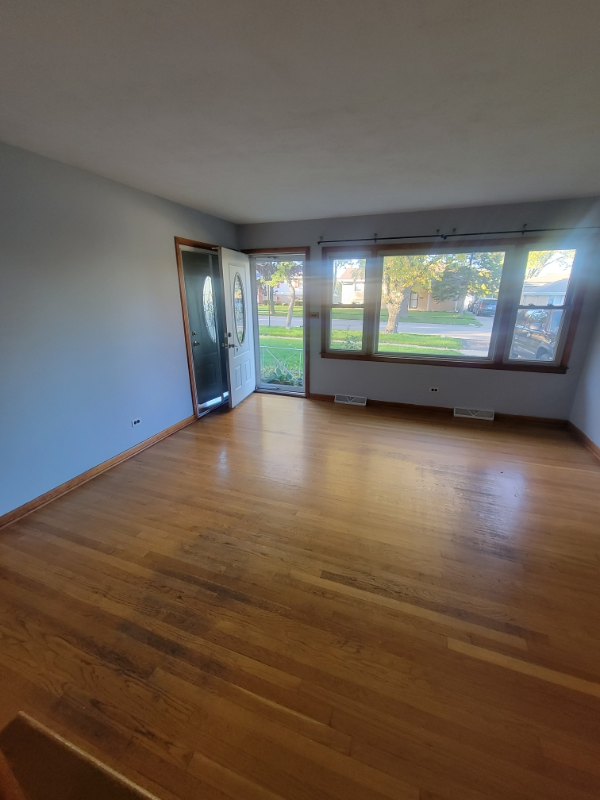 518 Gilbert Dr - Photo 2 of 10