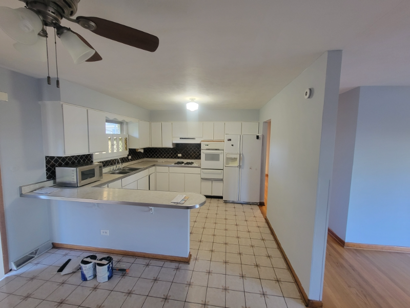 518 Gilbert Dr - Photo 3 of 10