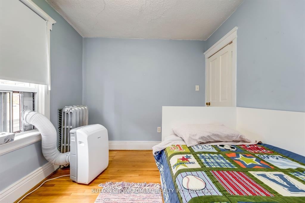 1537 Dufferin Street - Photo 3 of 17