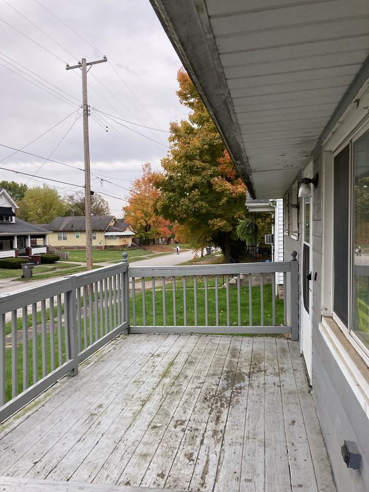 1961 Donald Ave #NA - Photo 3 of 12