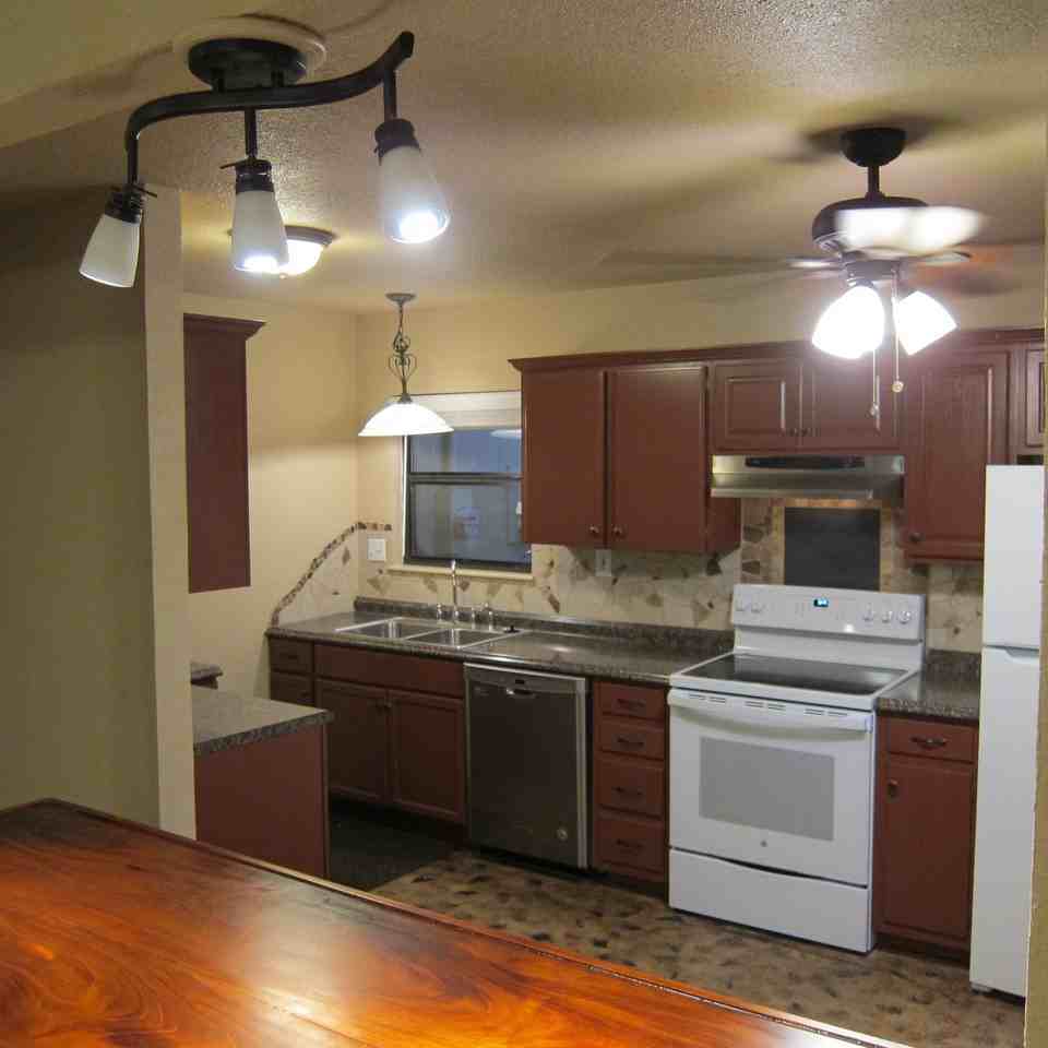 1005 6th St #NA - Photo 2 of 10