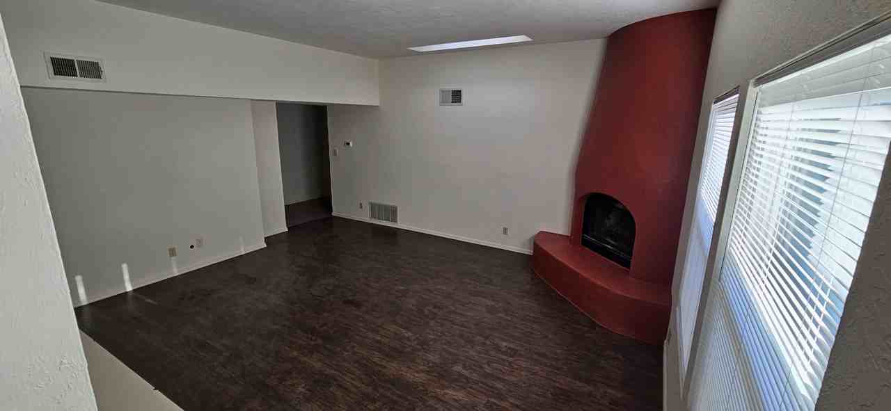 11109 Wales Ave Ne #NA - Photo 3 of 9