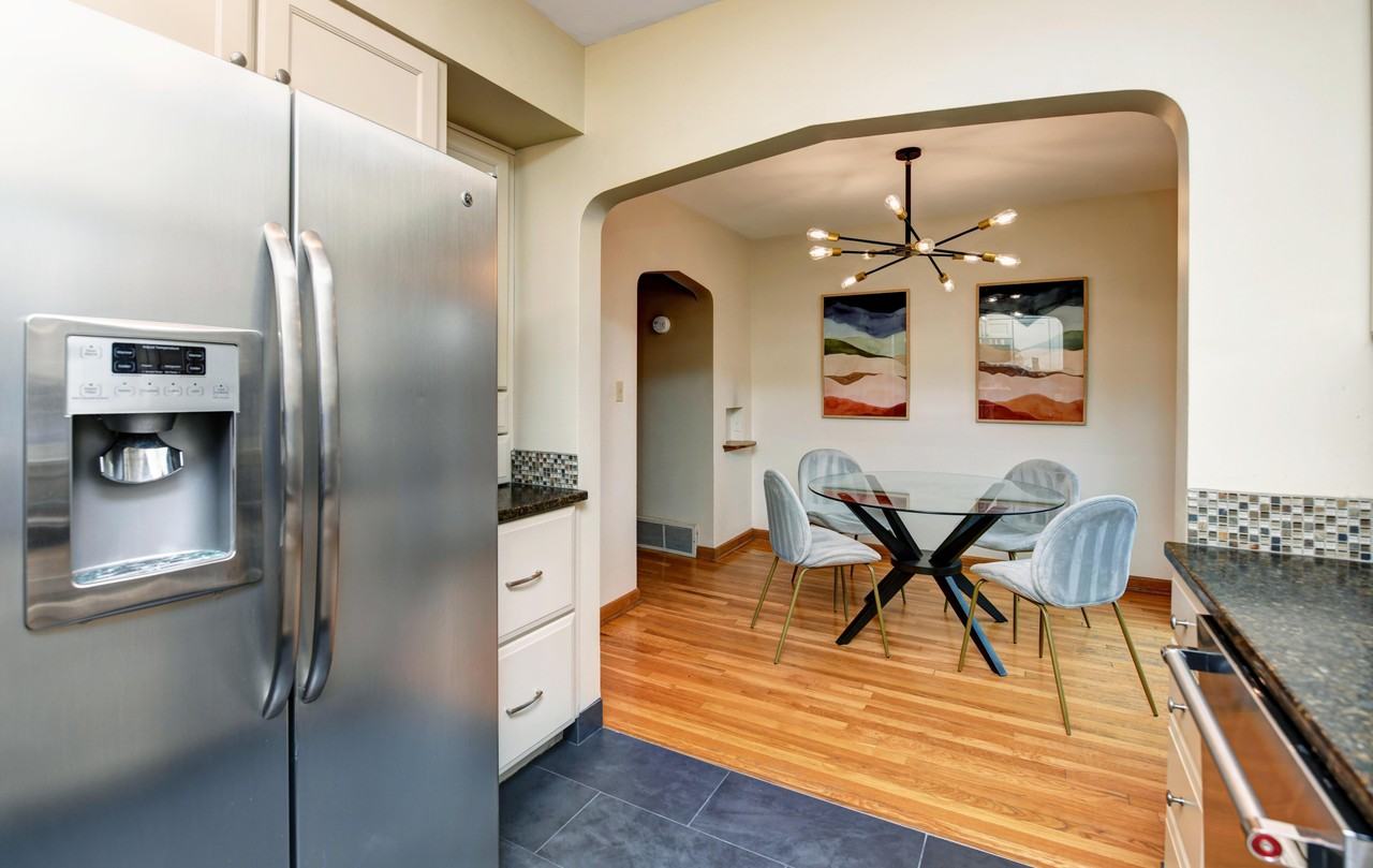 1585 Barrington Rd #NA - Photo 3 of 18