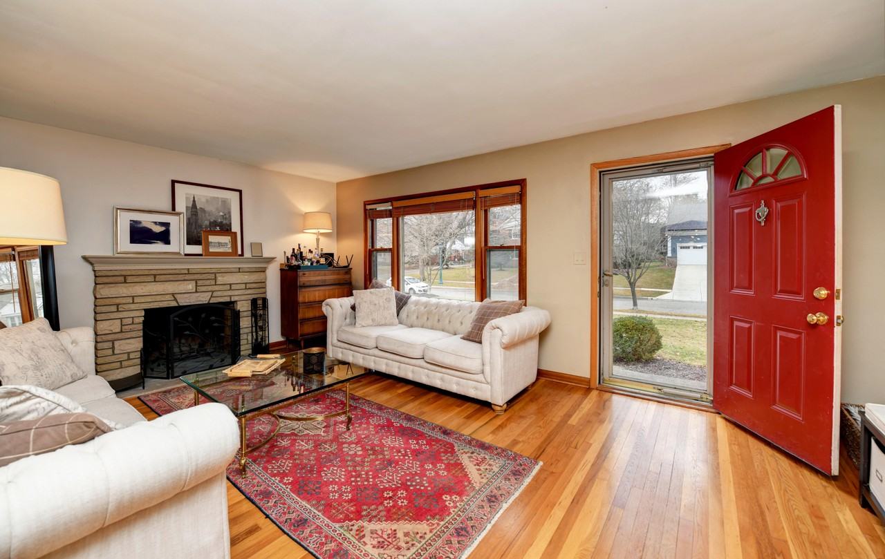 1585 Barrington Rd #NA - Photo 2 of 18