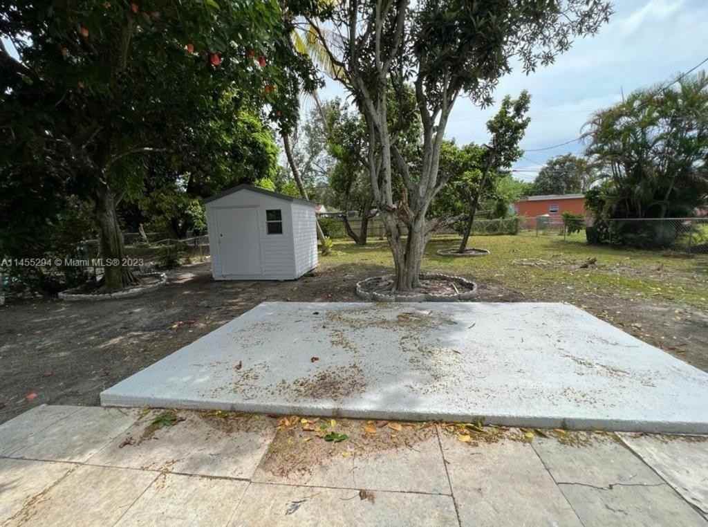 770 Nw 126th St #NA - Photo 3 of 17