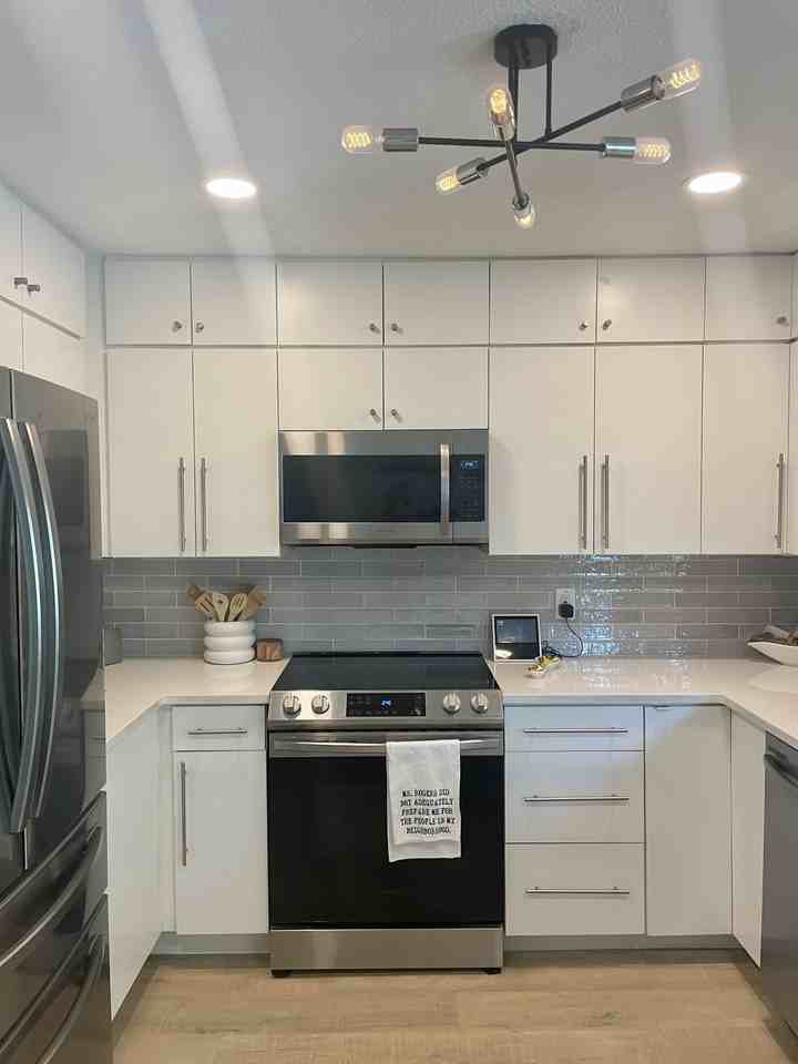 1101 Eden Isle Blvd Ne #4 - Photo 2 of 8