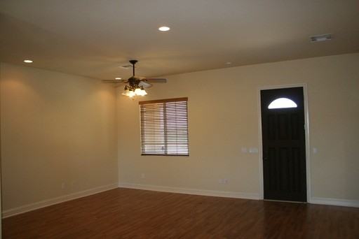 1559 E Hosking Ave - Photo 2 of 6