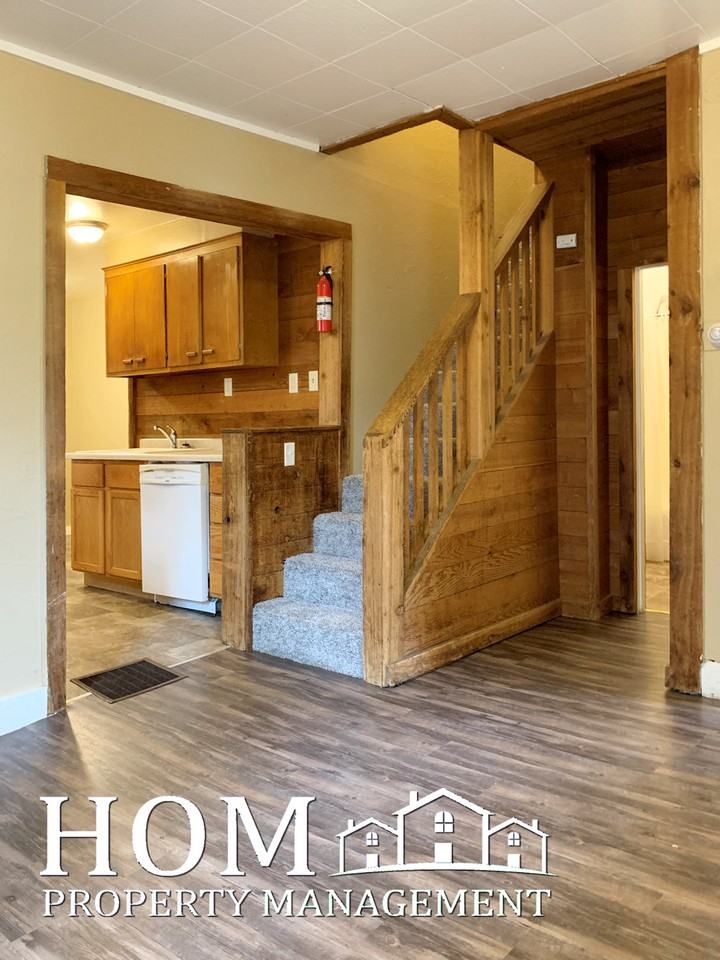 313 N 6th St #1 - Photo 2 of 14