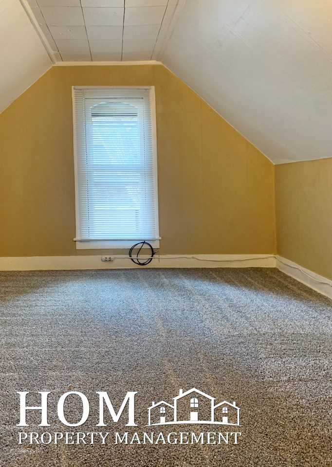 313 N 6th St #1 - Photo 7 of 14