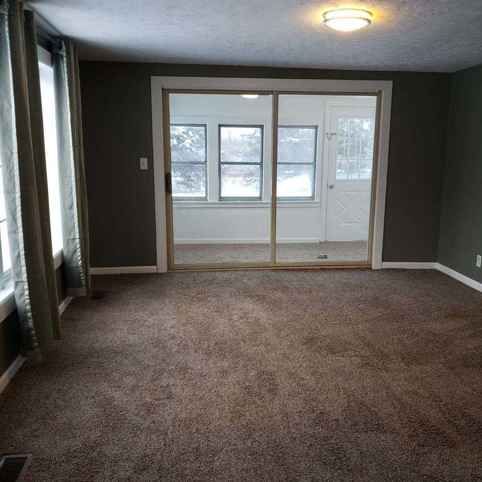 2445 W Deckerville Rd #1 - Photo 3 of 7