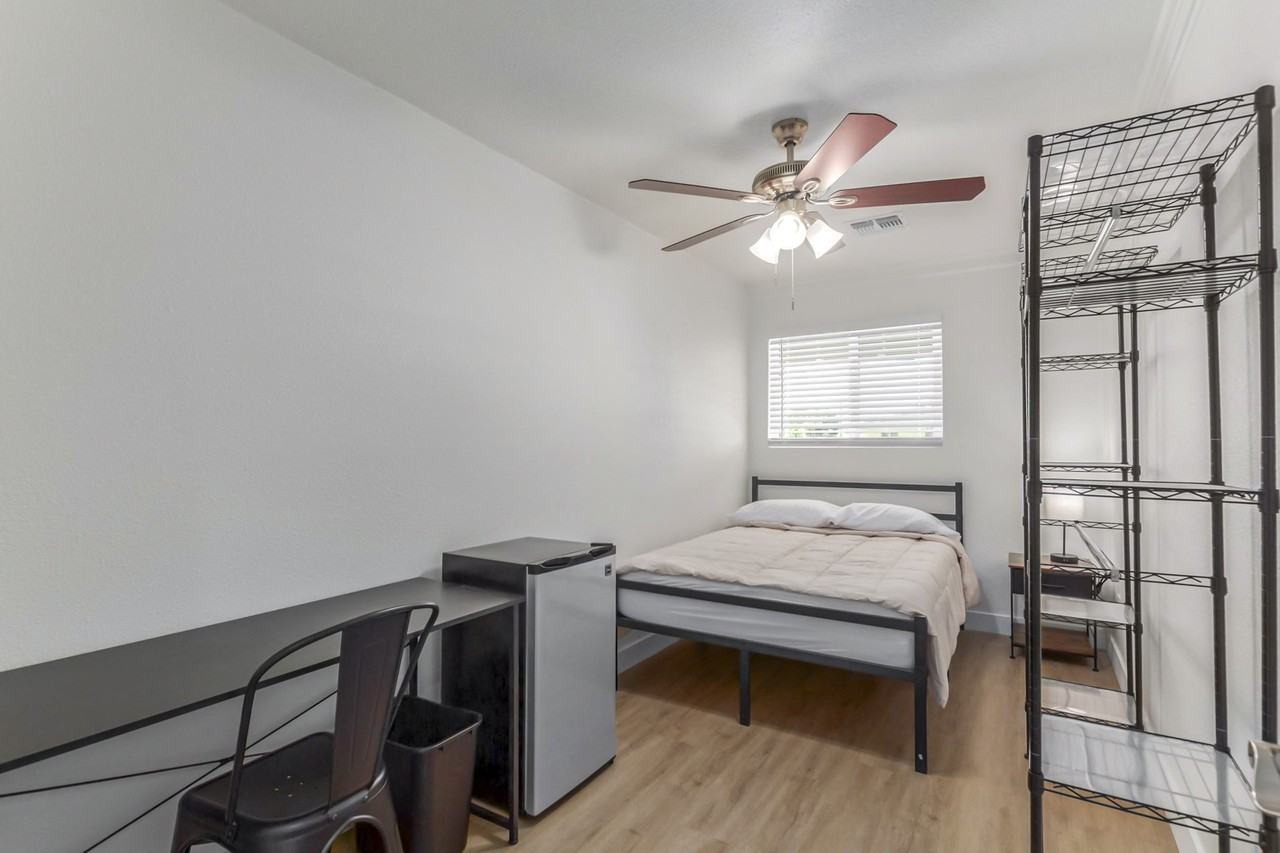 N 32nd Ave - Photo 5 of 9