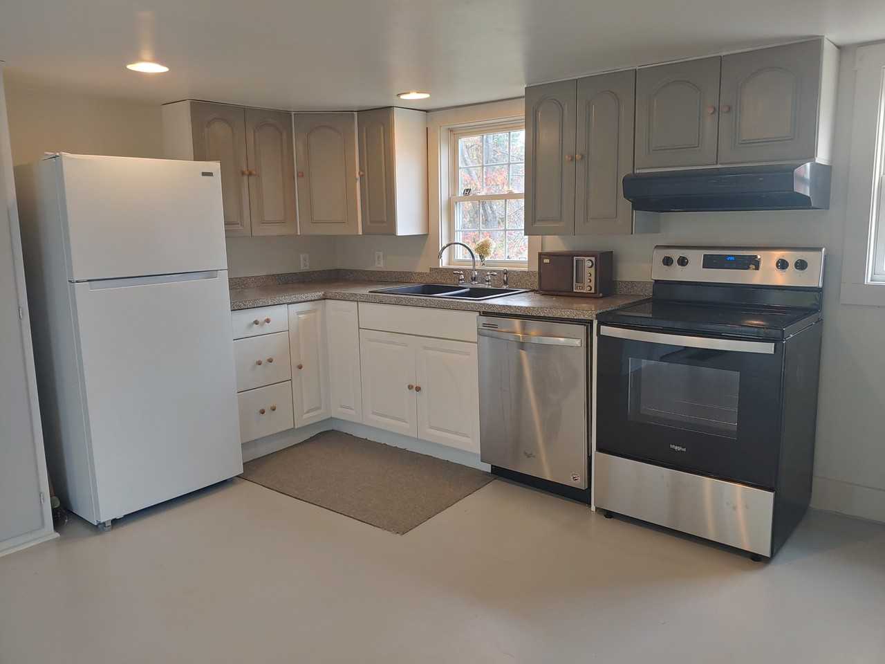 261 Emerys Bridge Rd - Photo 2 of 28