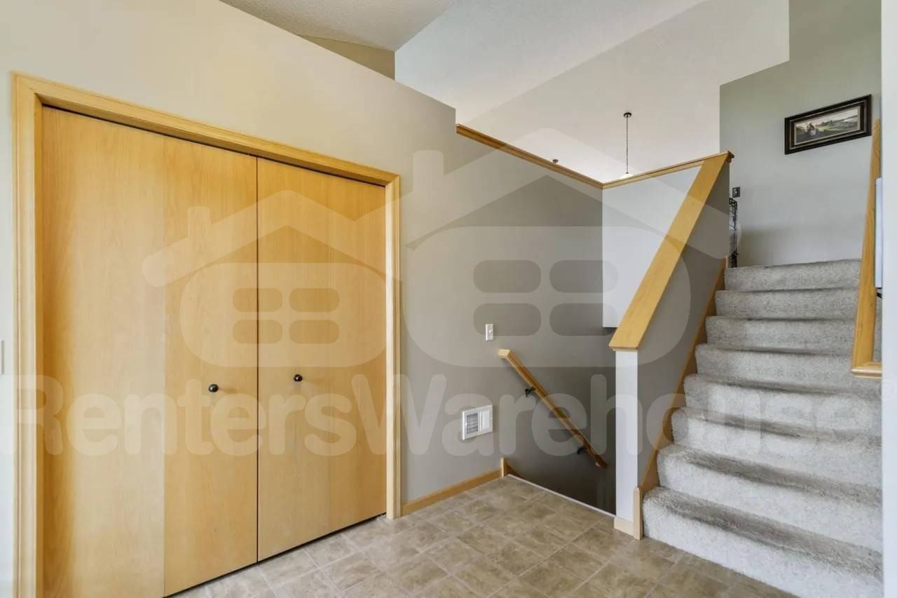 1920 Jefferson St S - Photo 2 of 9