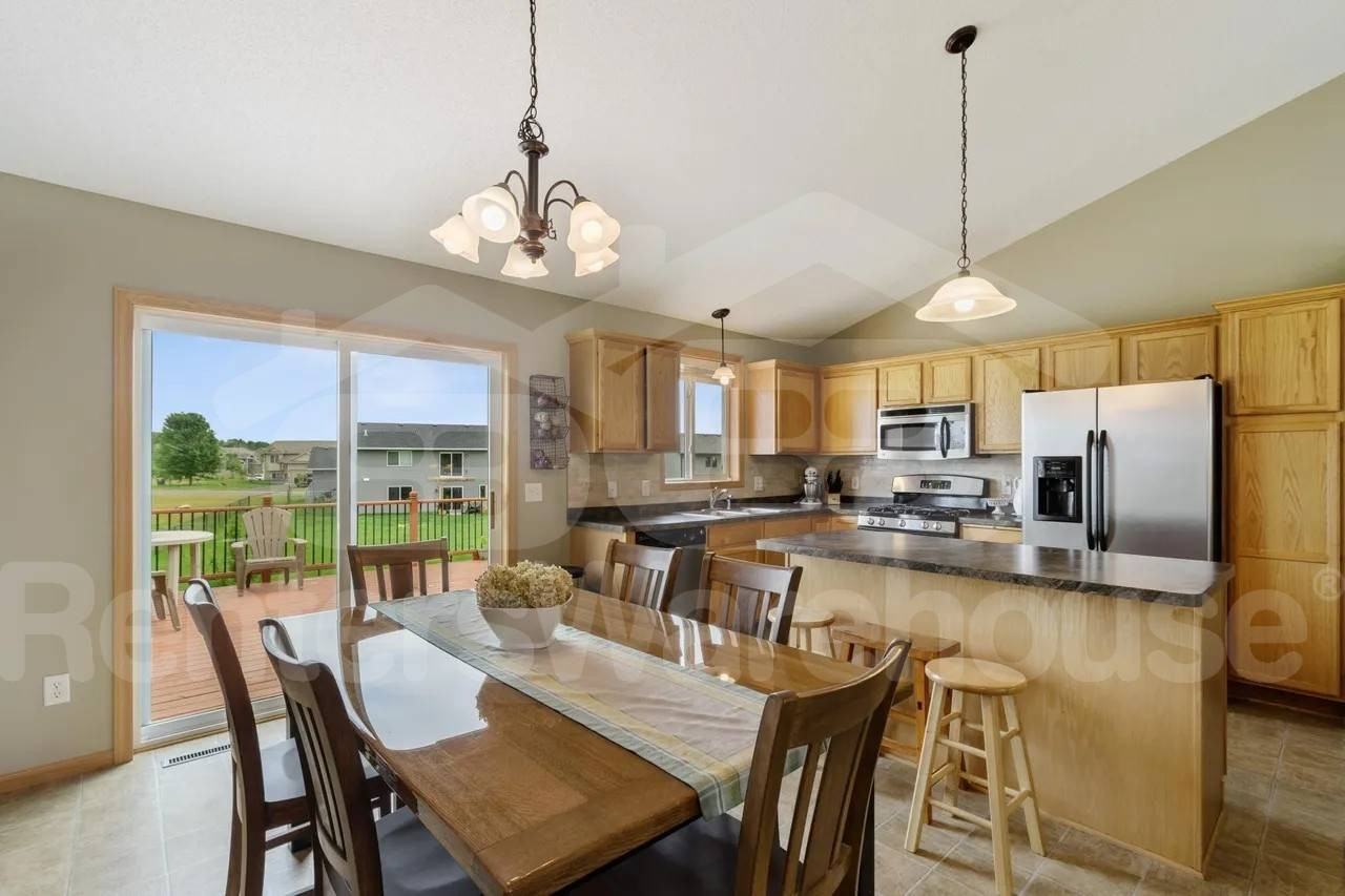 1920 Jefferson St S - Photo 3 of 9