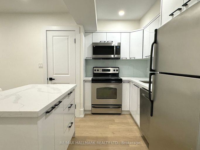 3 Beatrice St #MAIN - Photo 3 of 12