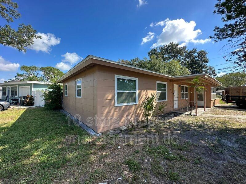 139 Emerald Ln - Photo 2 of 37