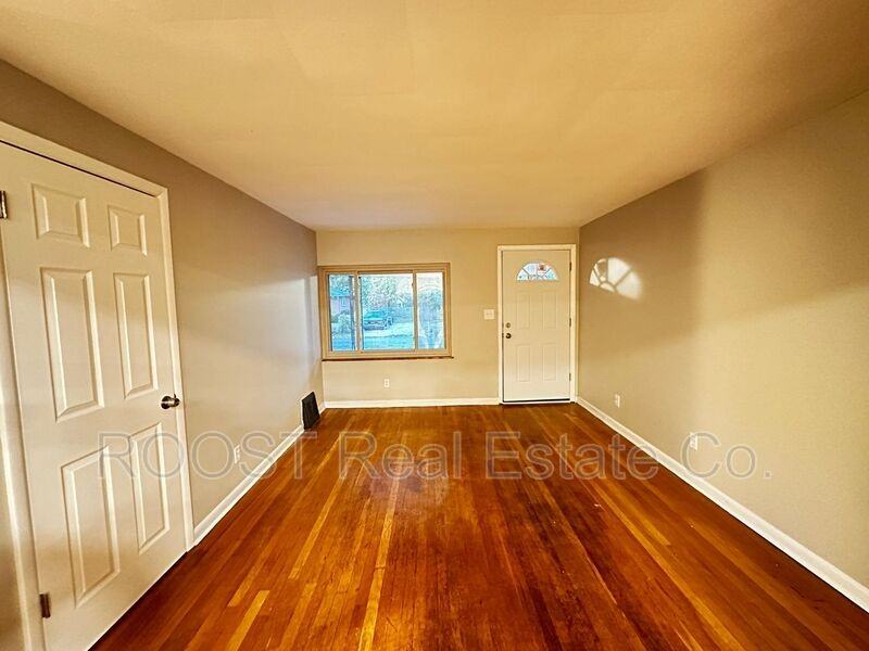 1547 Garling Ave - Photo 2 of 20