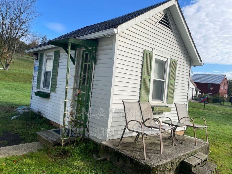 106 Barnhouse Ln - Photo 2 of 5