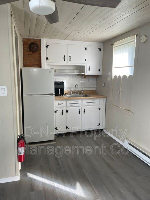 106 Barnhouse Ln - Photo 3 of 5