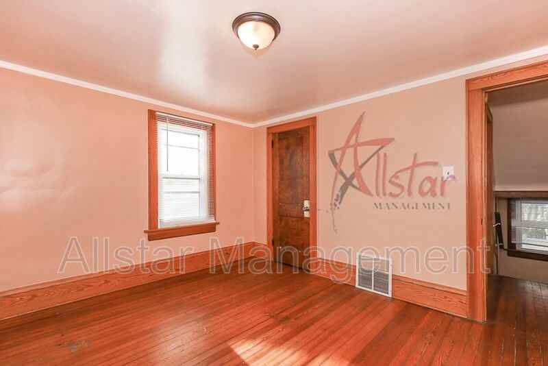 458 Hillwood Dr - Photo 6 of 33